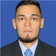 Profesor que imparte clase a todas las edades